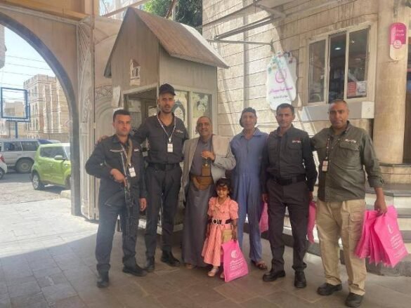 مدير مستشفى سيبلاس في زيارة عيدية للموظفين والمرضى